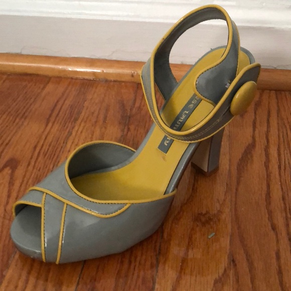 Gray and yellow Chinese Laundry heels - Picture 3 of 3